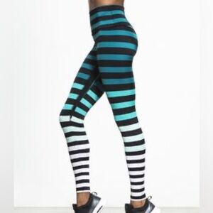 K-DEER Signature Stripe Leggings